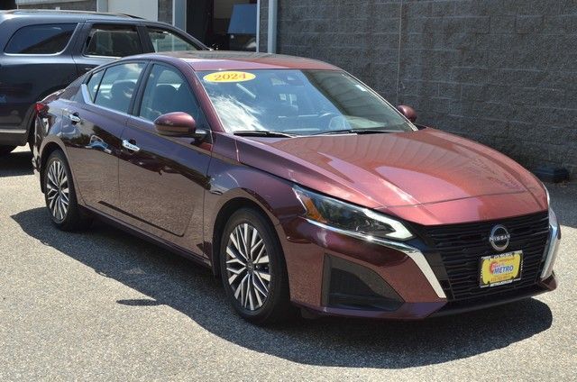 Used 2024 Nissan Altima SV with VIN 1N4BL4DV5RN412739 for sale in Chicopee, MA