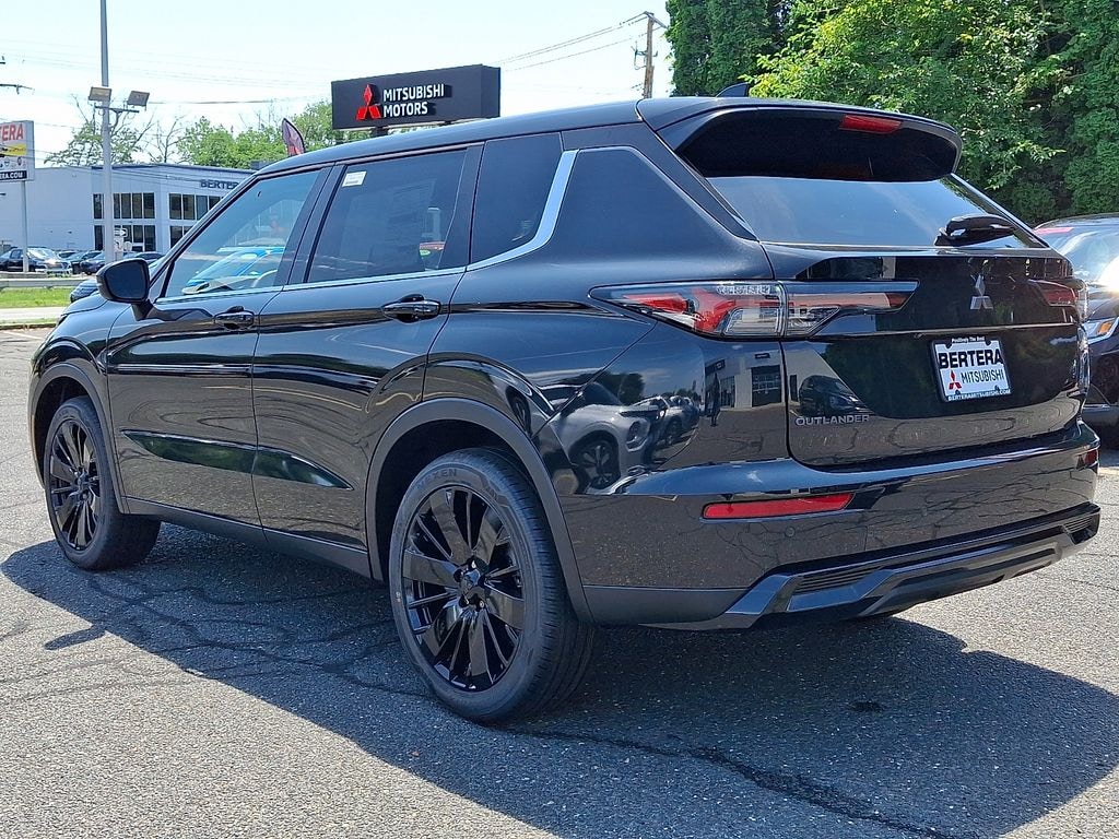 New 2026 Mitsubishi Outlander LE SUV