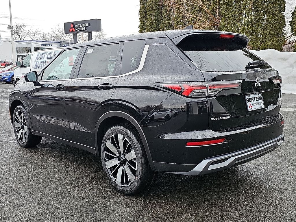 New 2026 Mitsubishi Outlander SE SUV