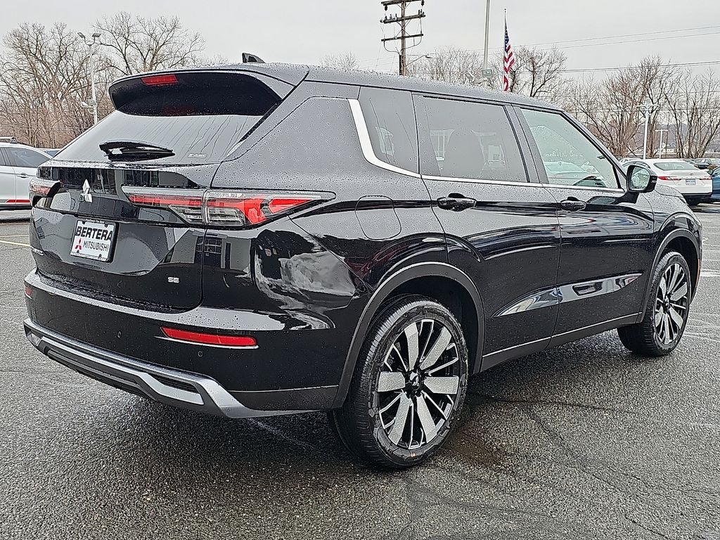 New 2026 Mitsubishi Outlander SE SUV