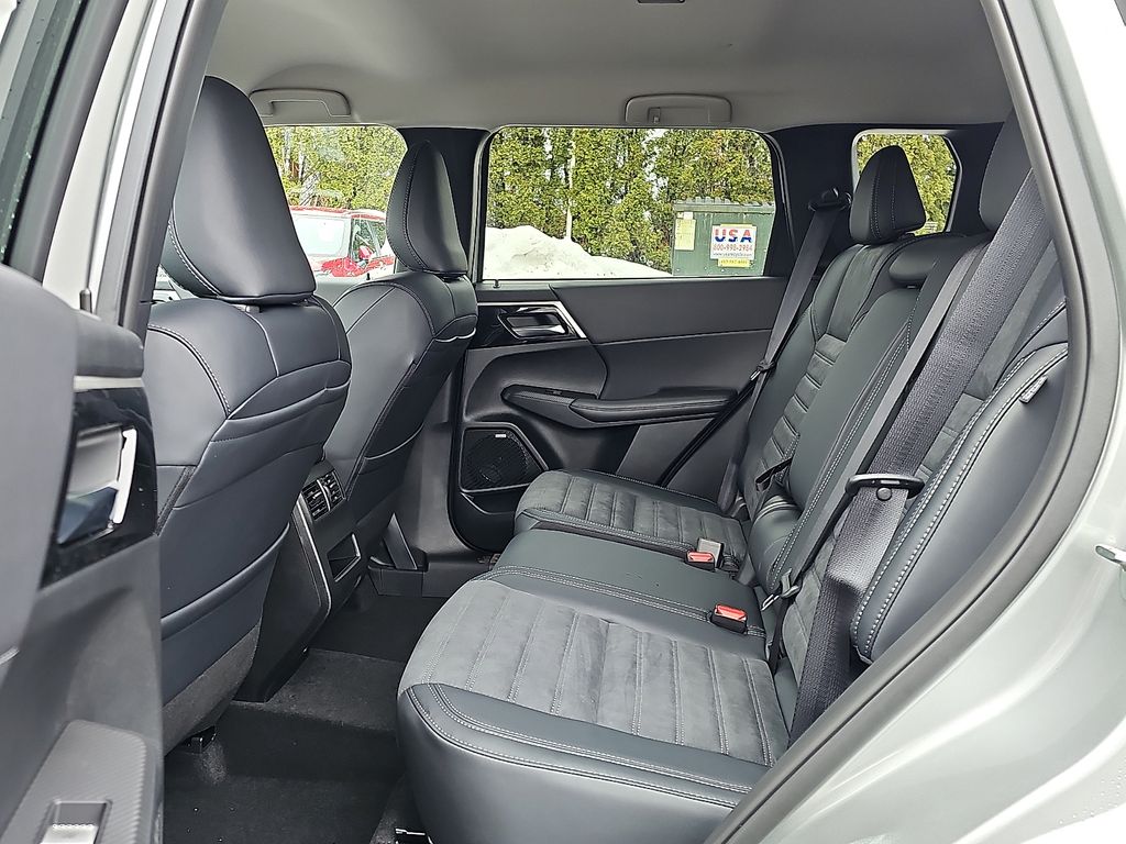 2026 Mitsubishi Outlander SE - Photo 6