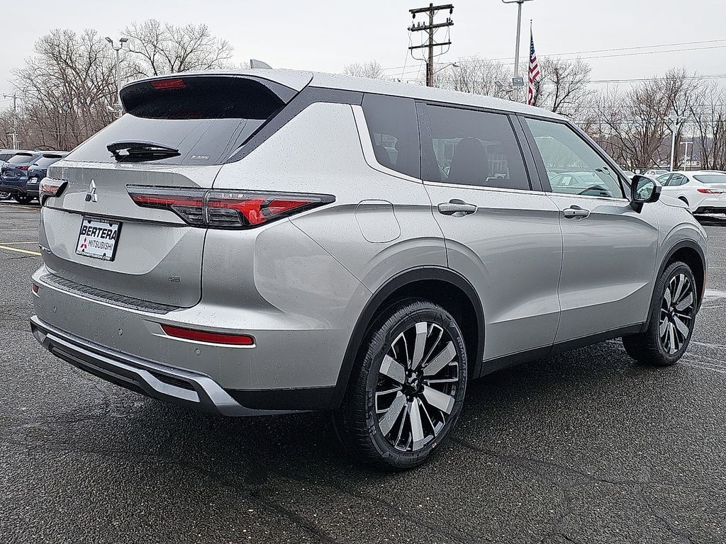 New 2026 Mitsubishi Outlander SE SUV