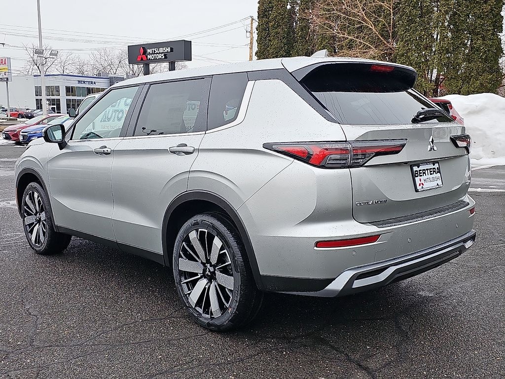 New 2026 Mitsubishi Outlander SE SUV