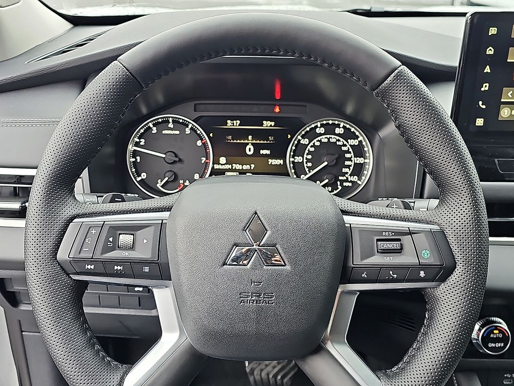 2026 Mitsubishi Outlander SE - Photo 14