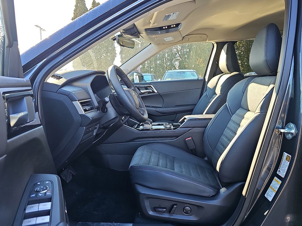 2026 Mitsubishi Outlander SE - Photo 9