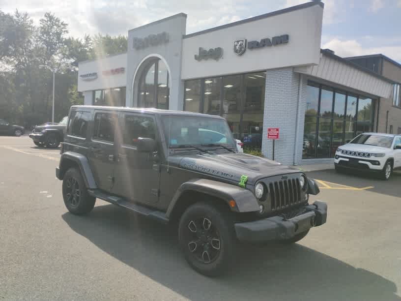 2017 Jeep Wrangler Unlimited Smoky Mountain - Photo 2