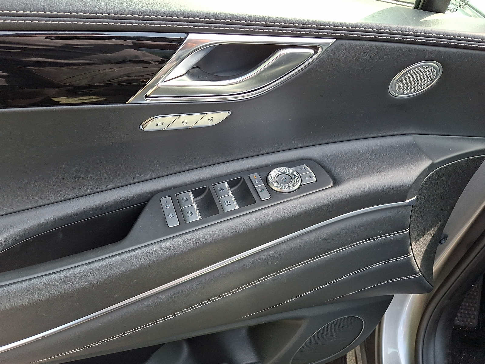 2025 GENESIS GV80 Standard - Photo 13