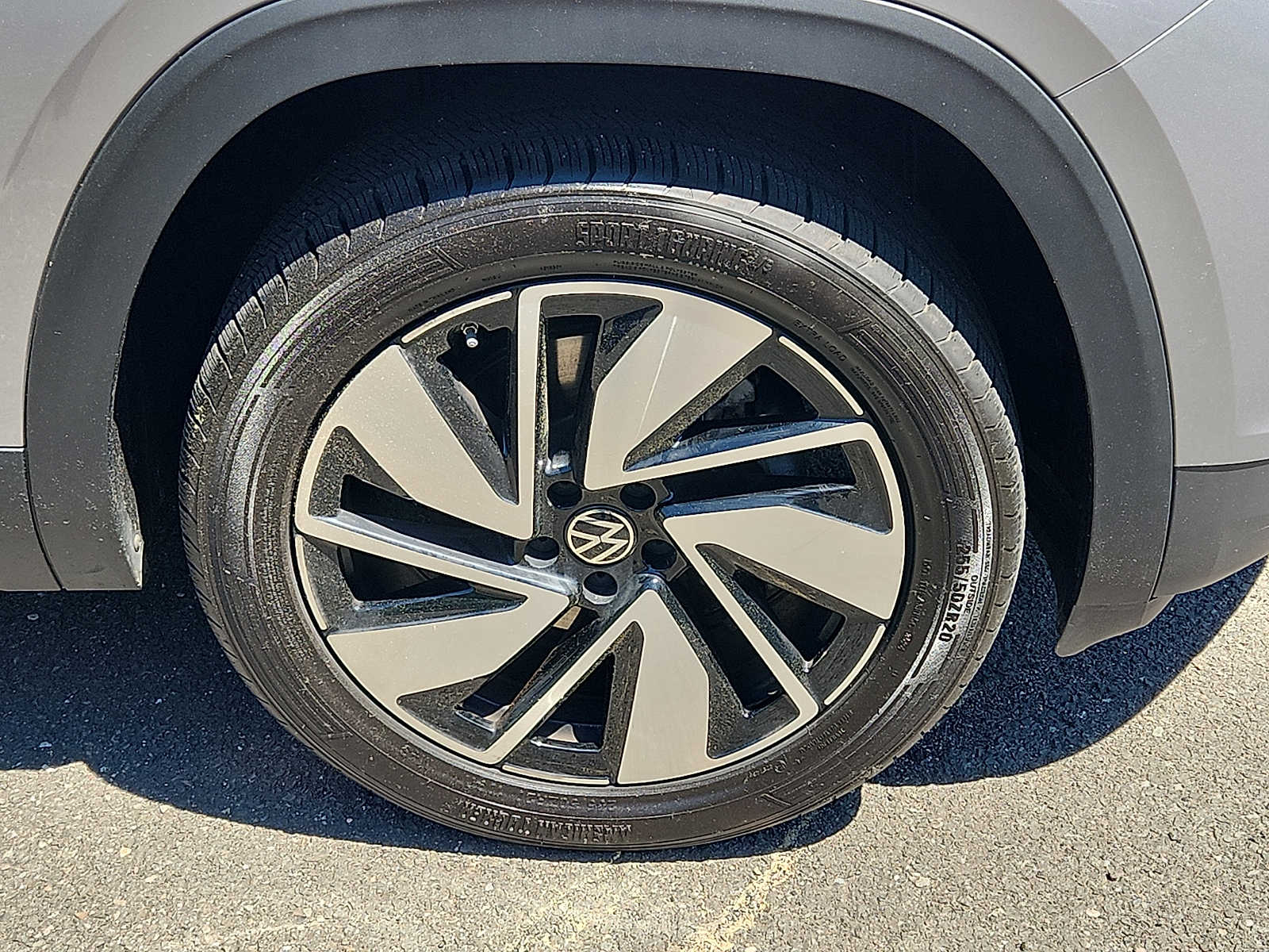 2025 Volkswagen Atlas SE w/Tech - Photo 8