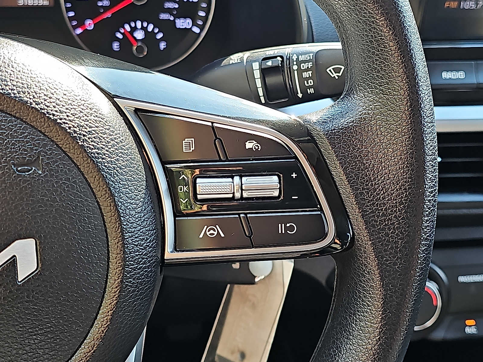 2024 Kia Forte LXS - Photo 21