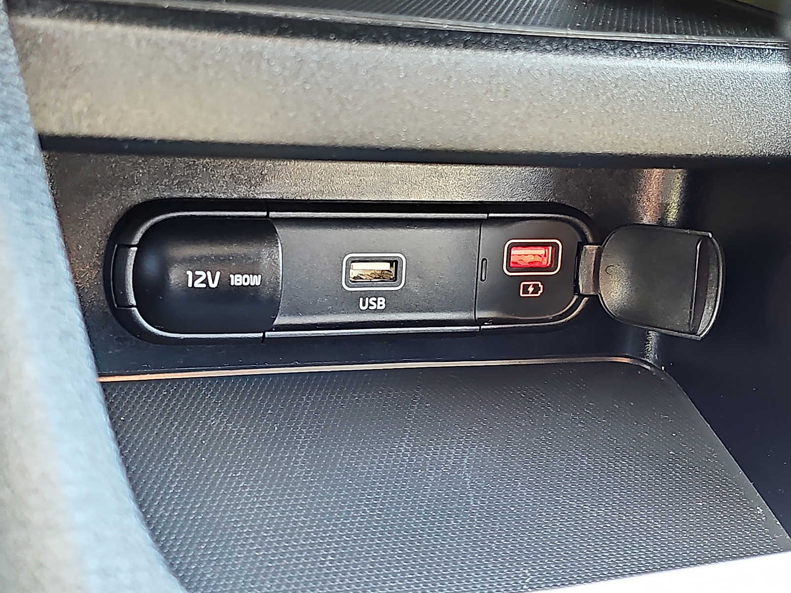2024 Kia Forte LXS - Photo 22