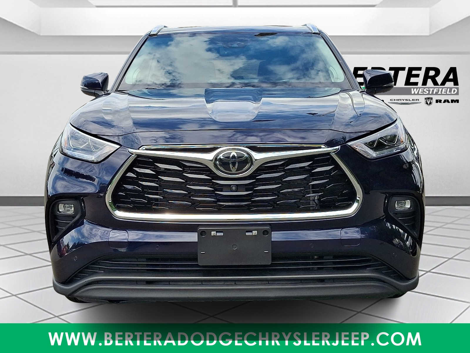 2021 Toyota Highlander Limited - Photo 2