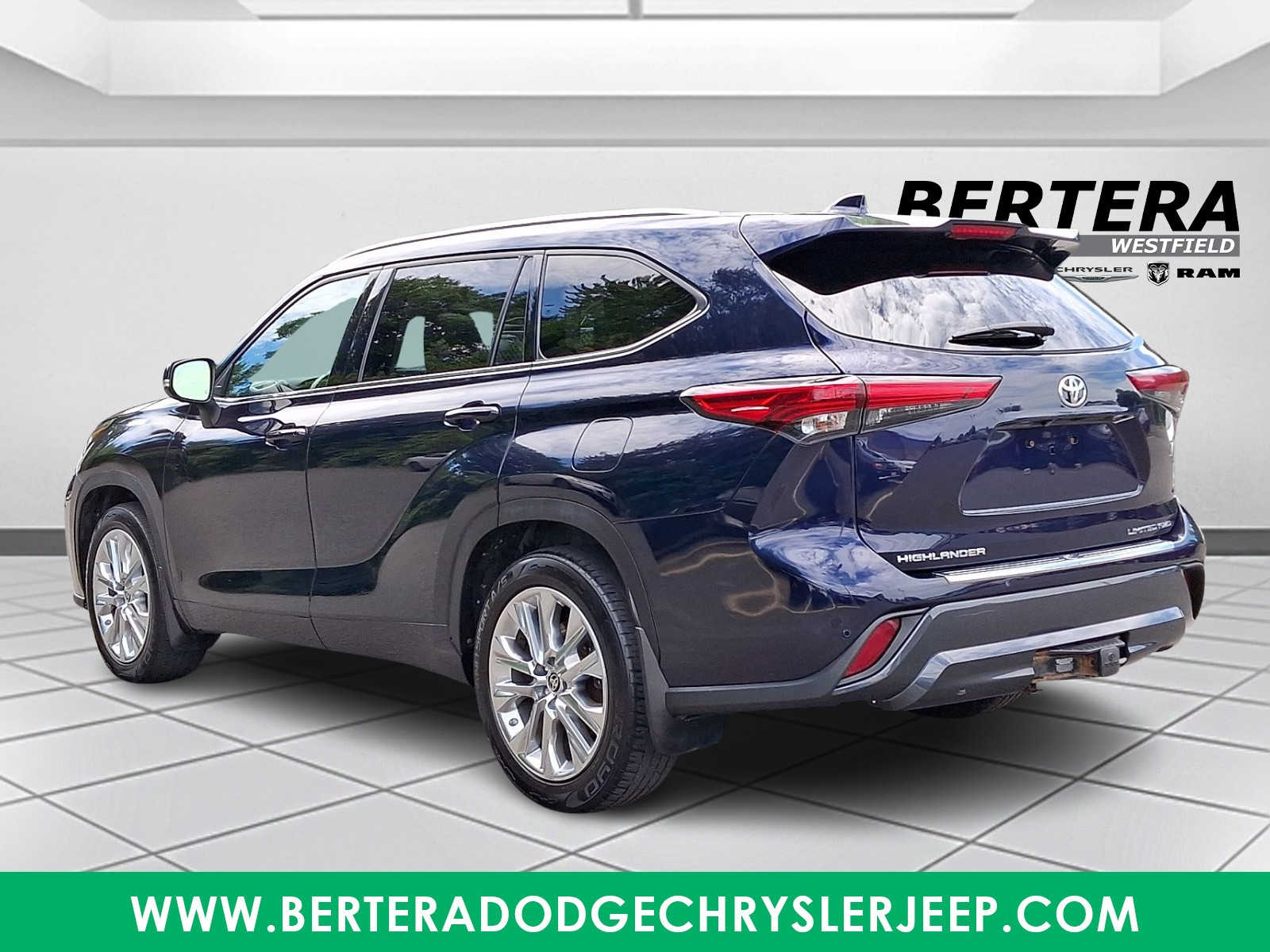 2021 Toyota Highlander Limited - Photo 4