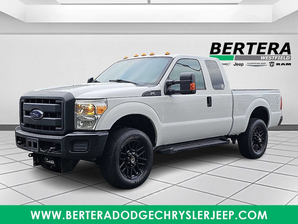 Used 2016 Ford Super Duty F-250 SRW XL 4WD SuperCab 142 Truck Super Cab