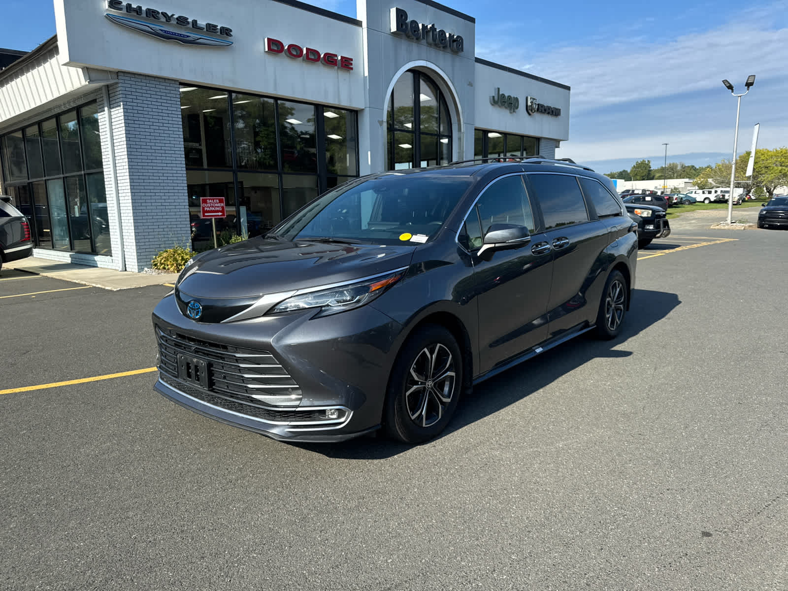 2025 Toyota Sienna Platinum