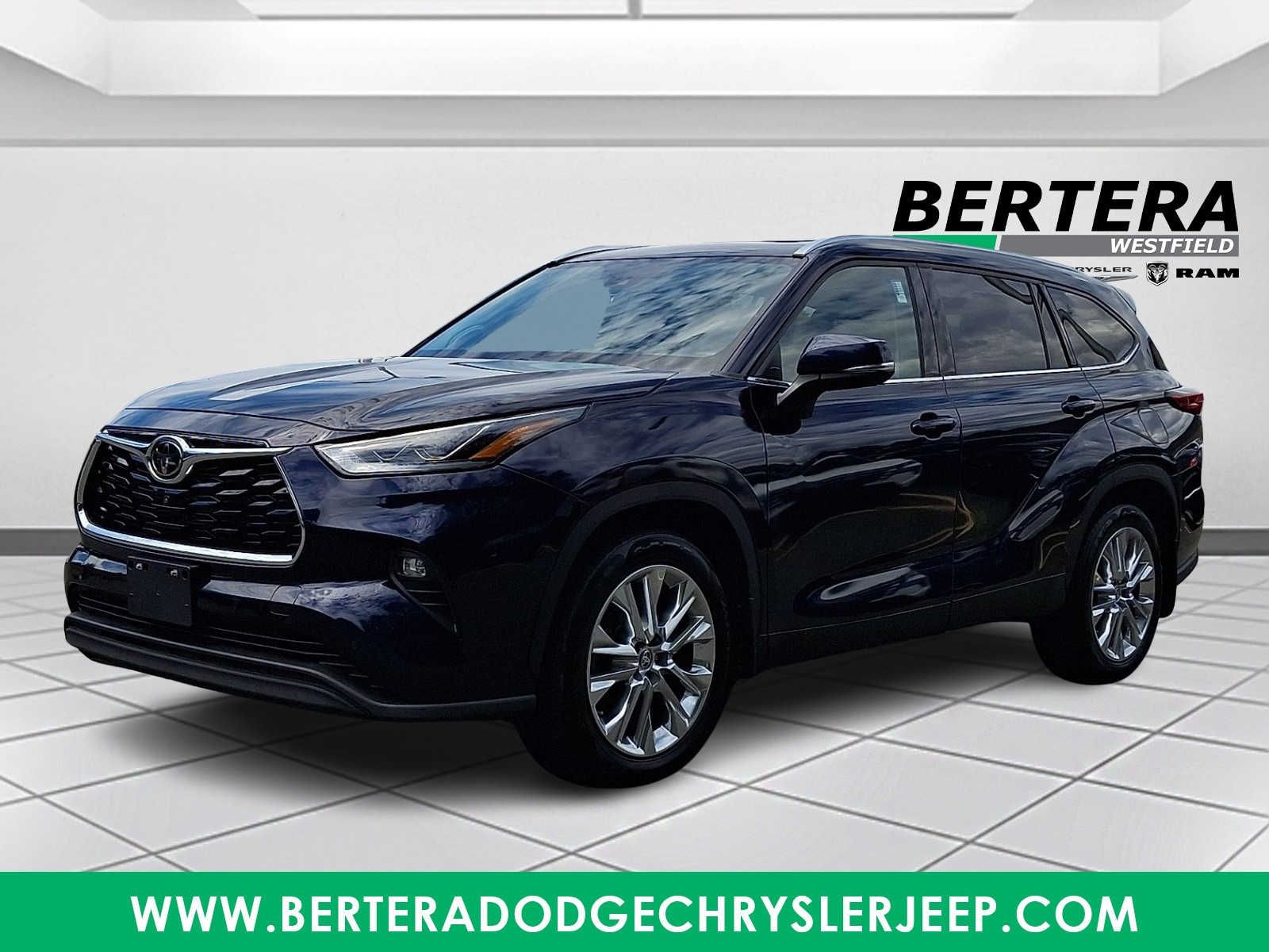 2021 Toyota Highlander Limited - Photo 3