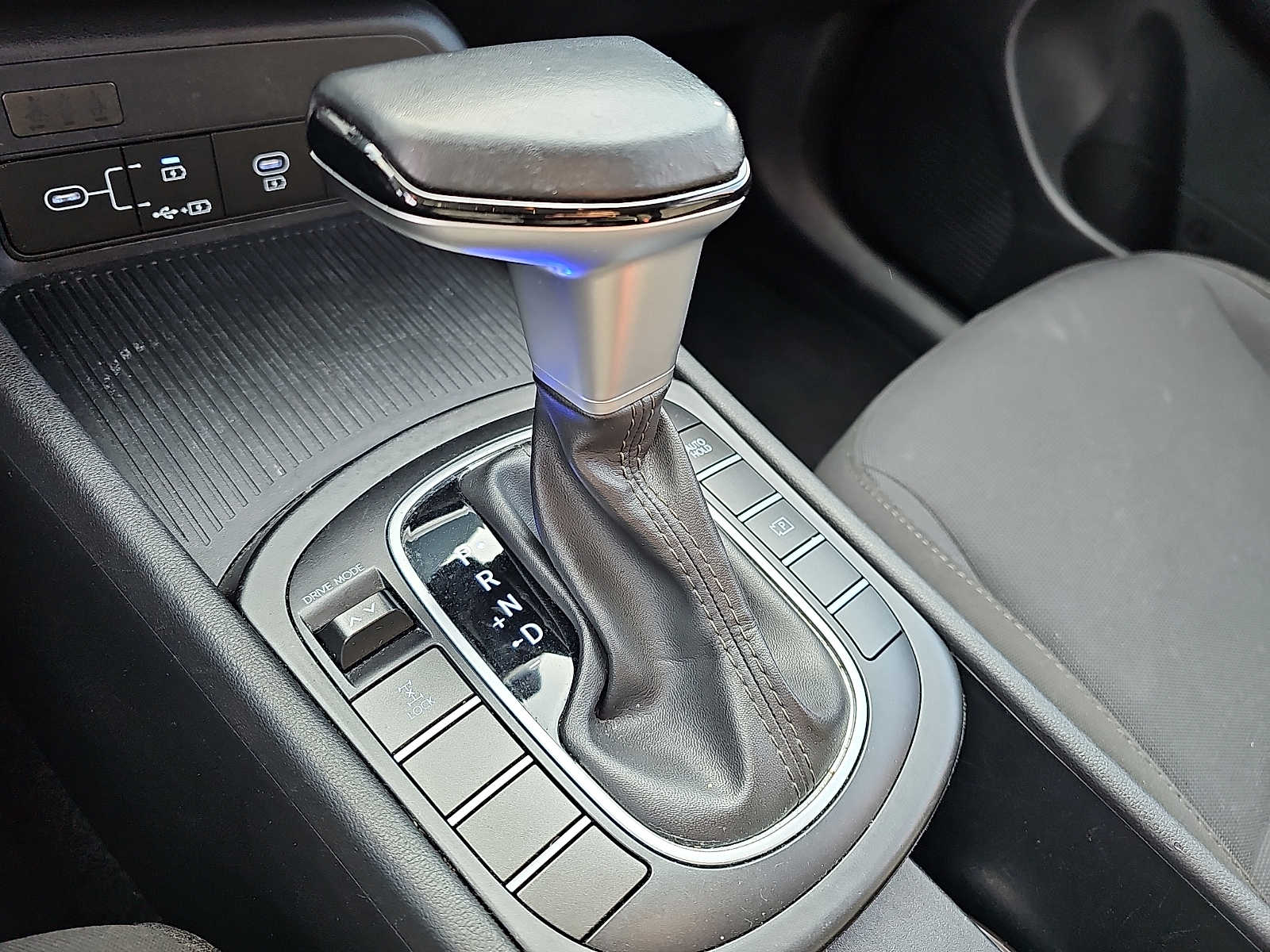 2024 Hyundai Kona SEL - Photo 15