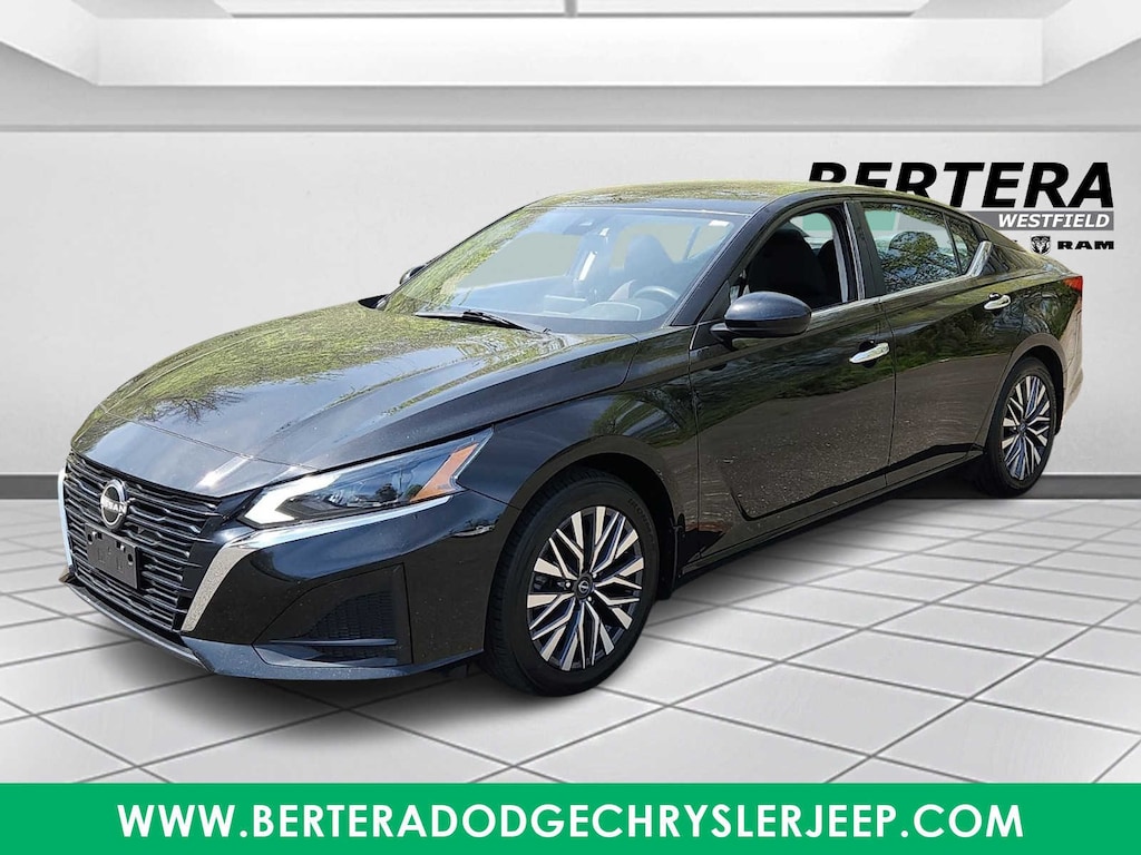 Used 2023 Nissan Altima 2.5 SV Sedan