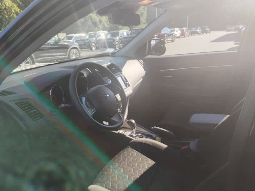 2025 Mitsubishi Outlander Sport ES - Photo 8