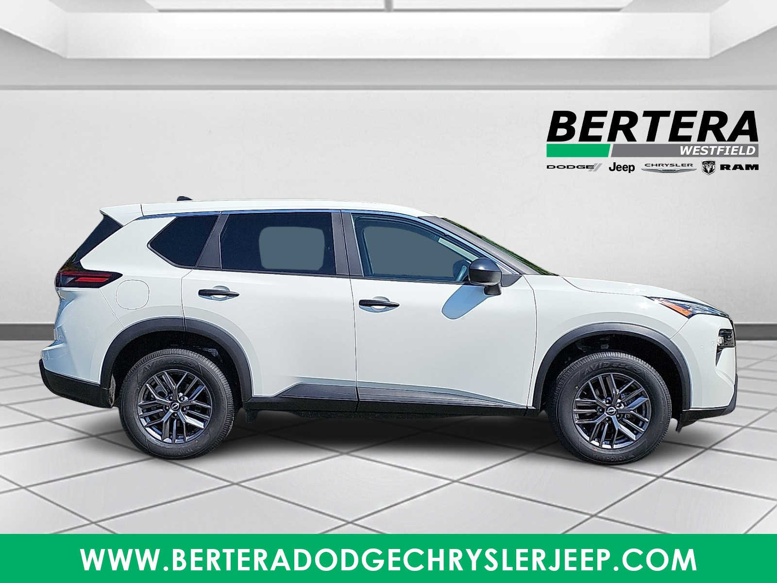 2025 Nissan Rogue S - Photo 7