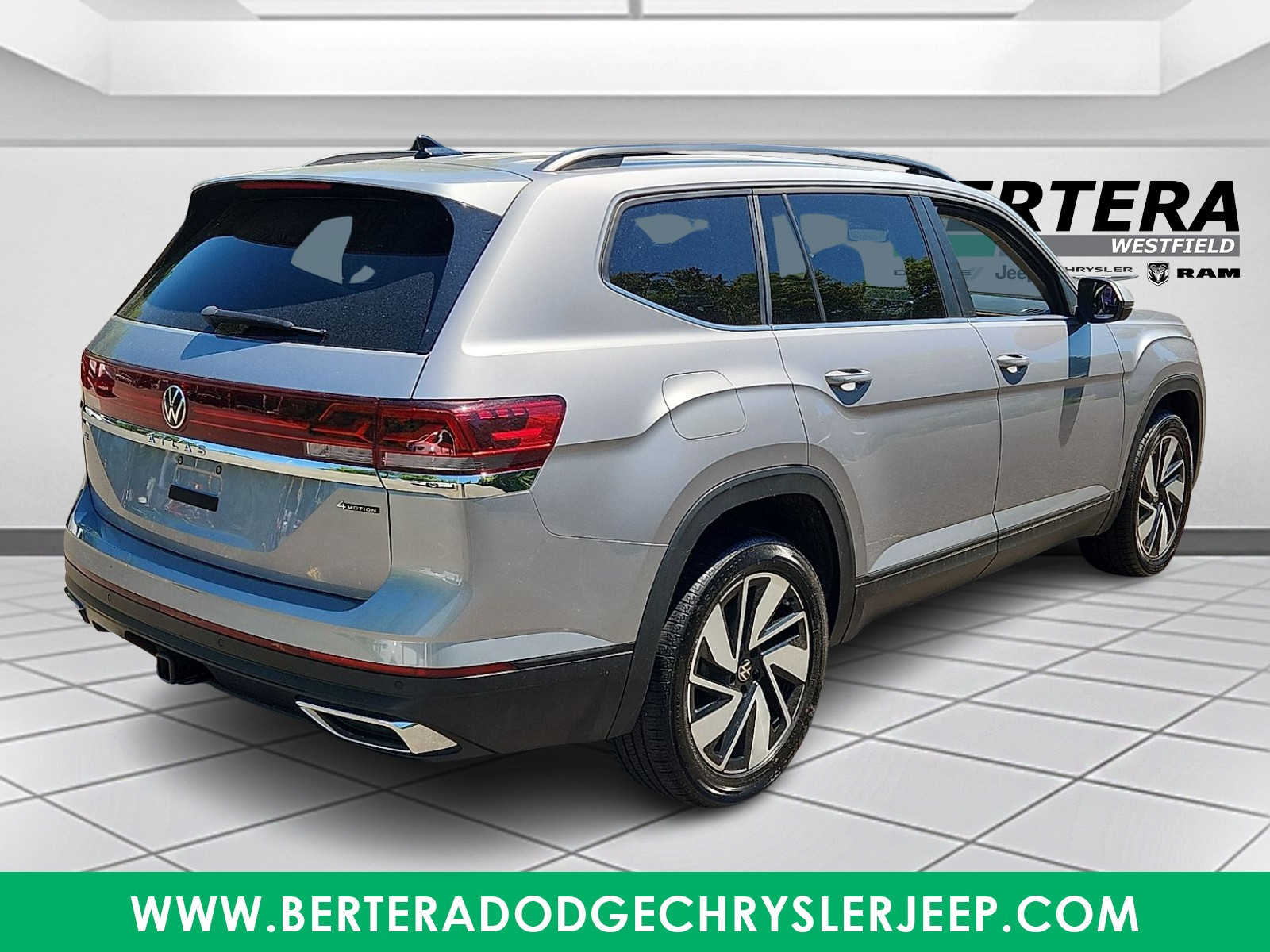 2025 Volkswagen Atlas SE w/Tech - Photo 6