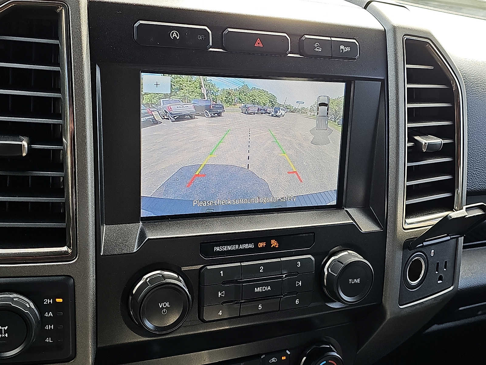 2020 Ford F-150 Raptor - Photo 18