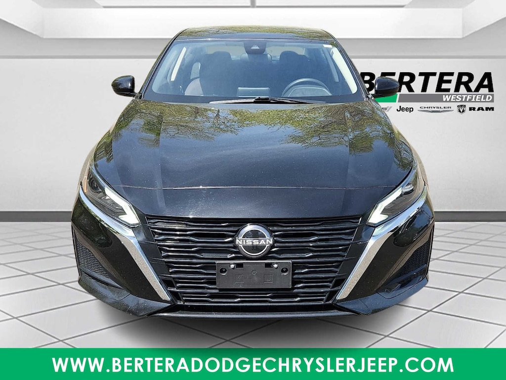 Used 2023 Nissan Altima 2.5 SV Sedan