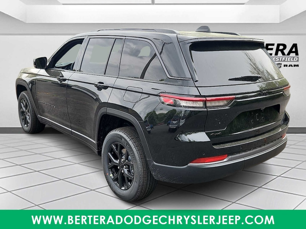 New 2026 Jeep Grand Cherokee LAREDO ALTITUDE 4X4 Sport Utility