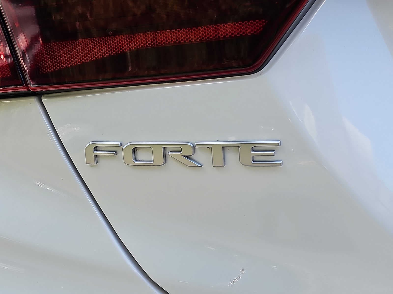2024 Kia Forte LXS - Photo 30