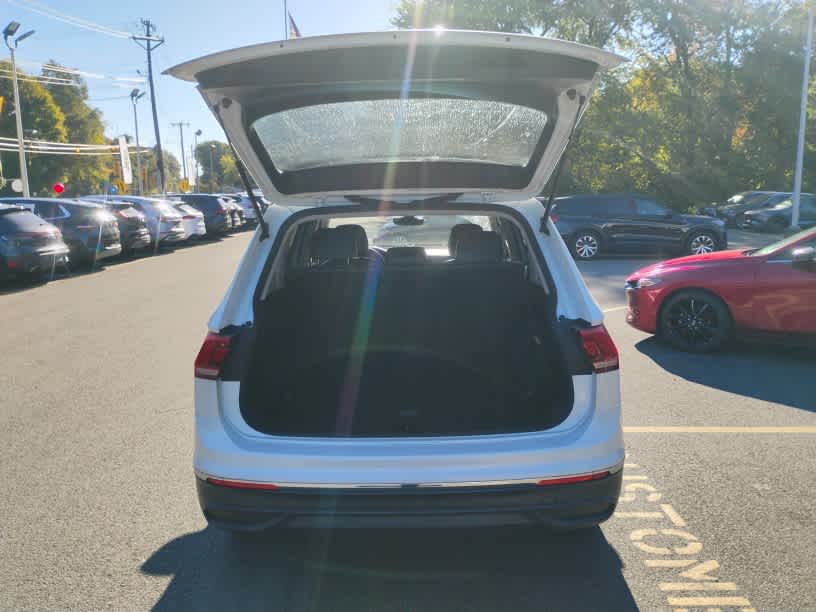 2023 Volkswagen Tiguan SE - Photo 8