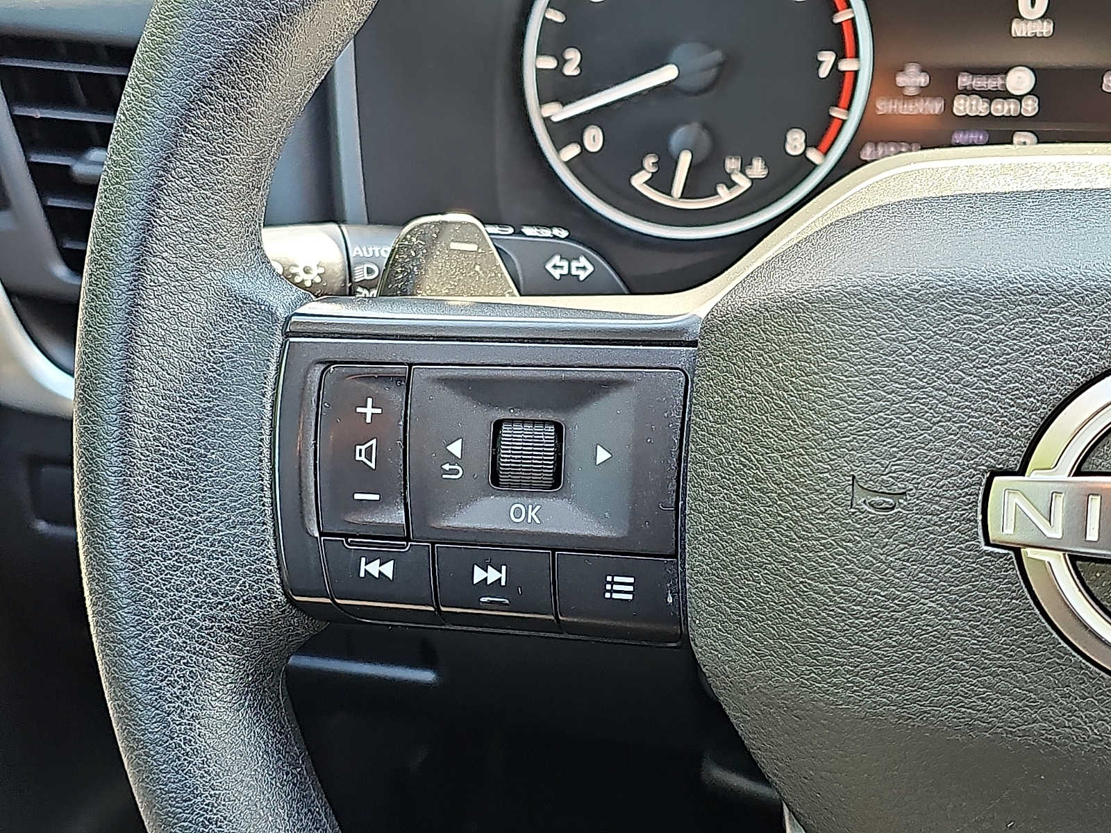 2025 Nissan Rogue S - Photo 20