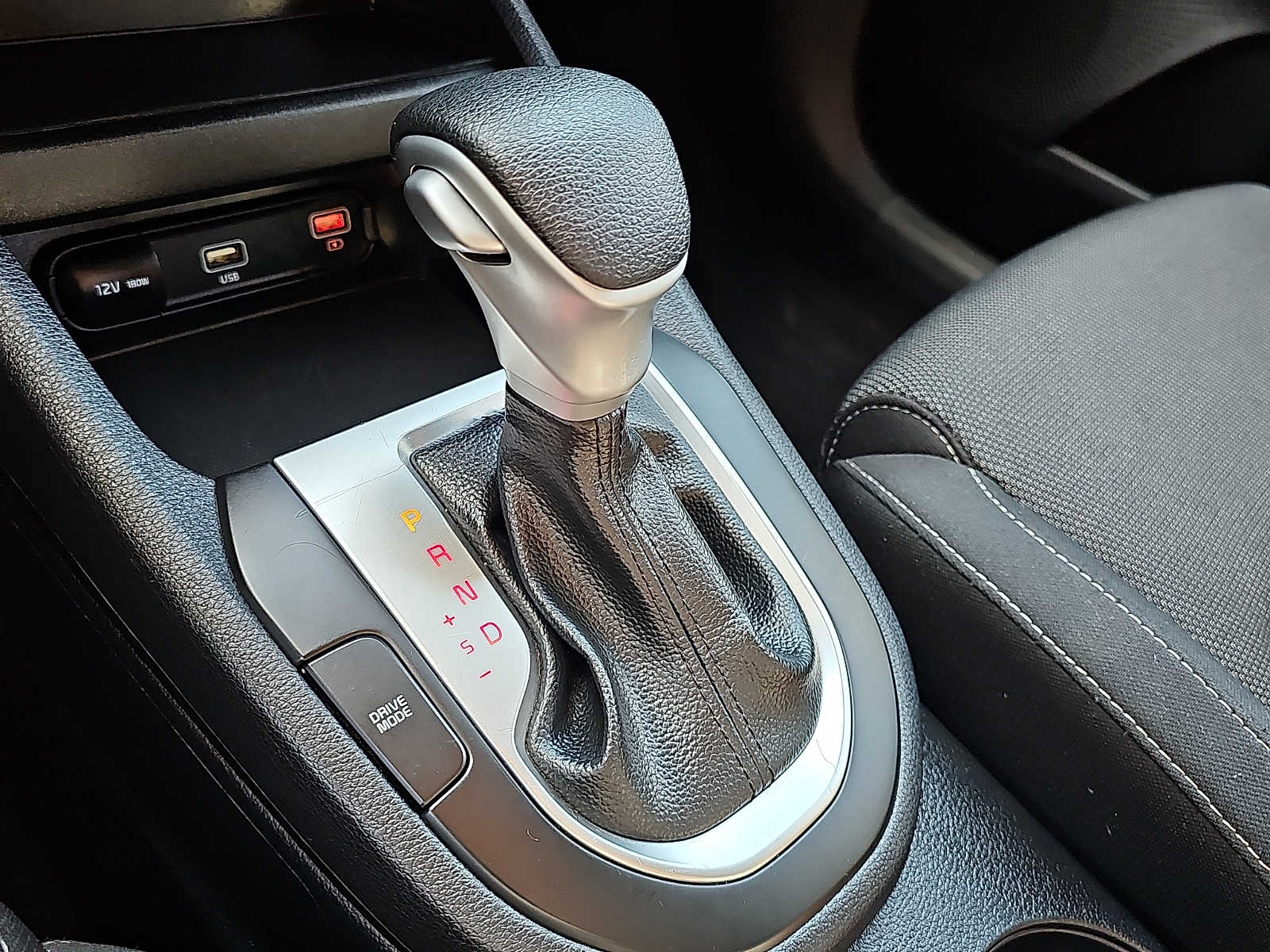 2024 Kia Forte LXS - Photo 14