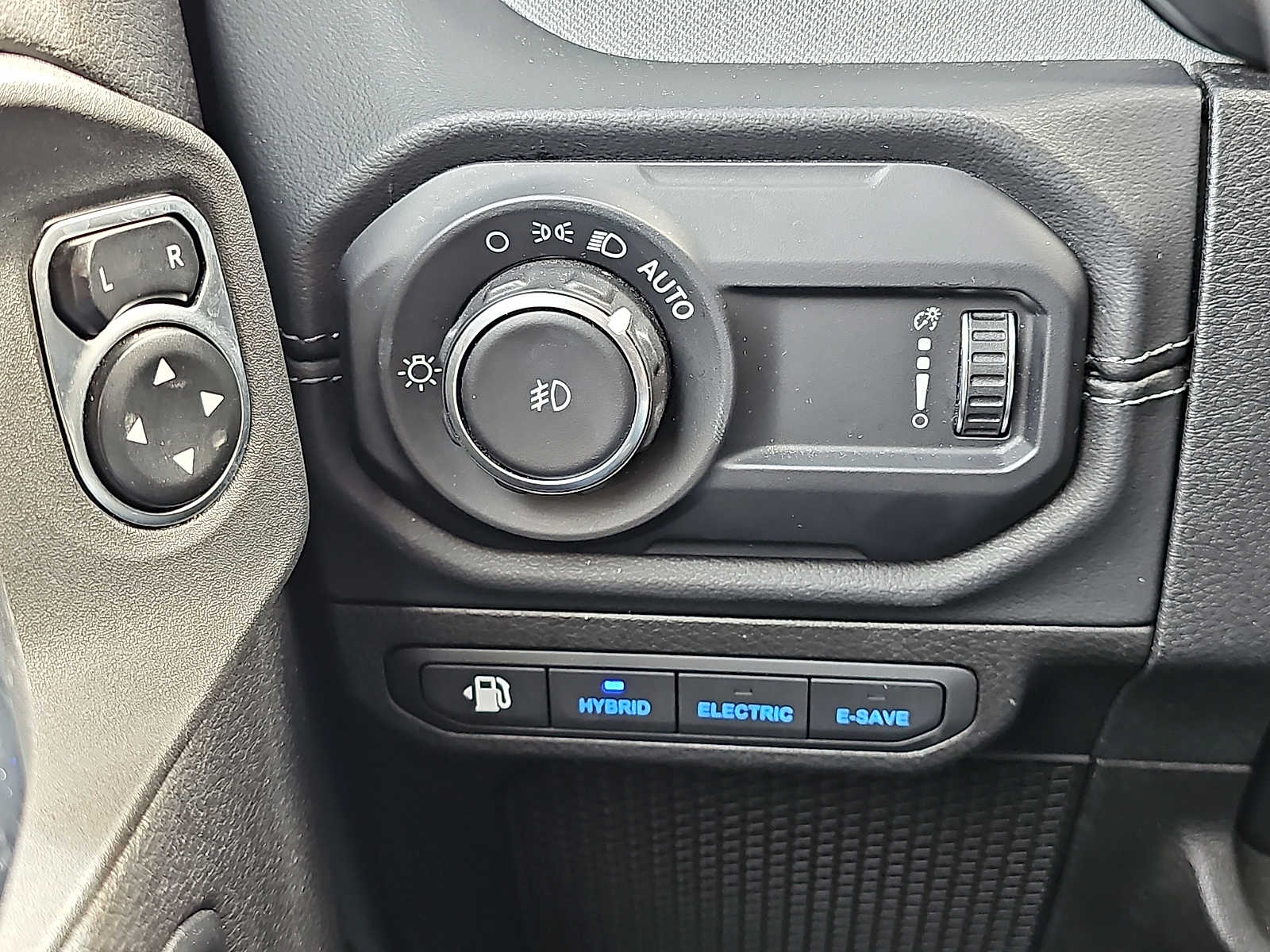 2024 Jeep Wrangler 4xe Sahara 4XE - Photo 25
