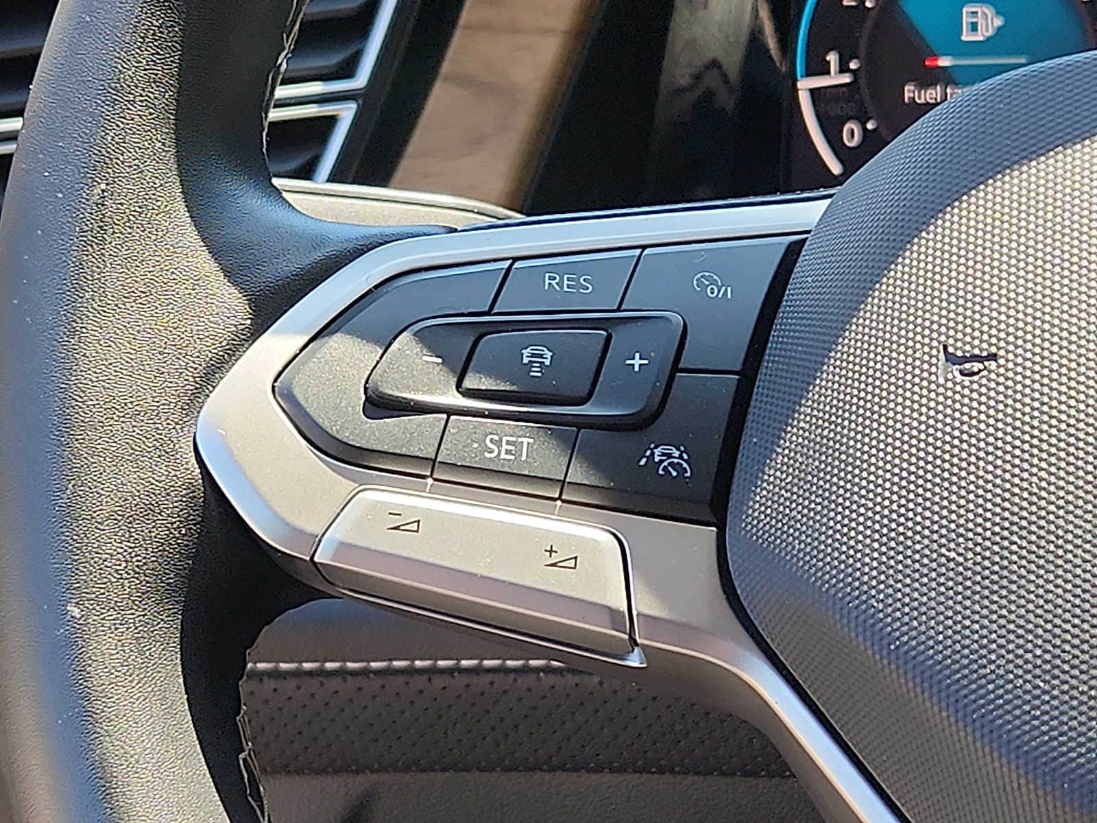 2025 Volkswagen Atlas SE w/Tech - Photo 19