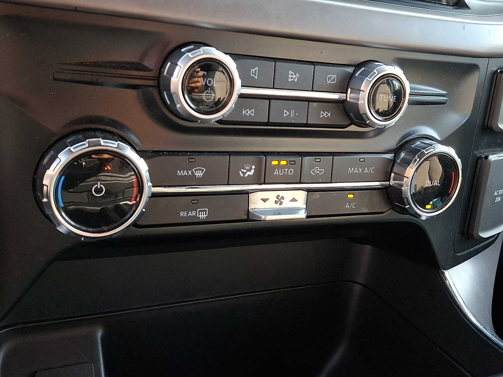 2024 Ford F-150 XLT - Photo 16