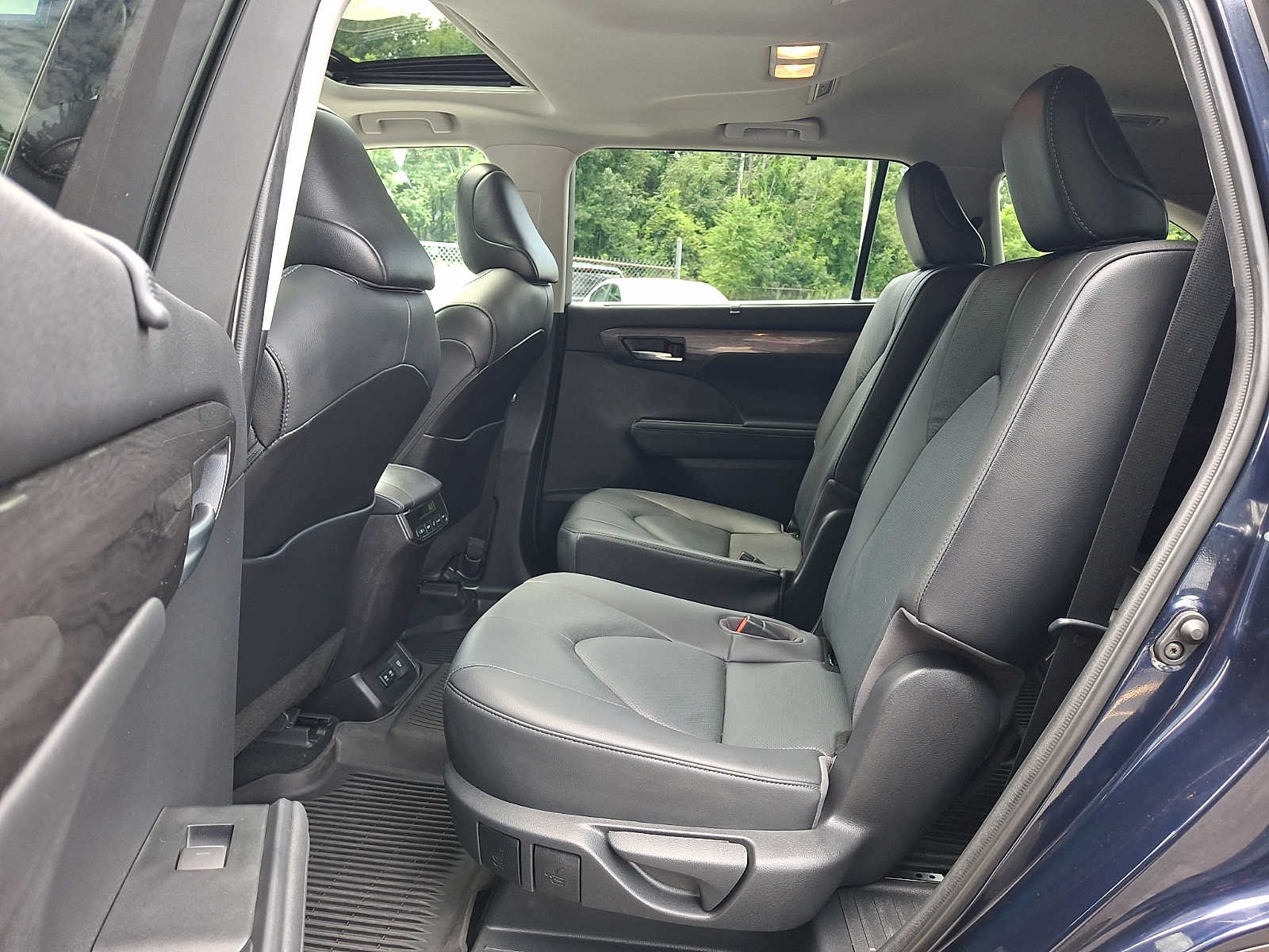 2021 Toyota Highlander Limited - Photo 11