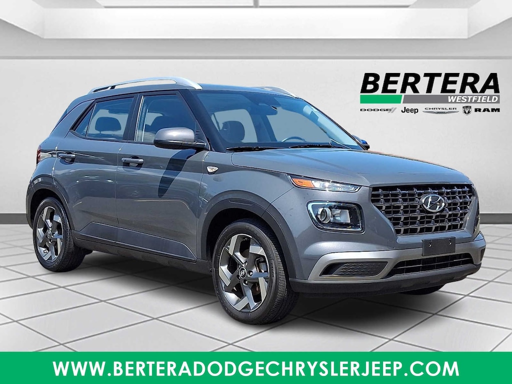 Used 2024 Hyundai Venue SEL SUV
