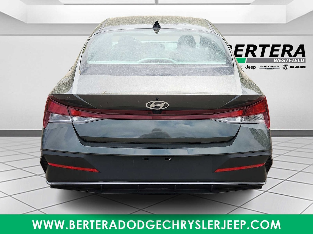 Used 2024 Hyundai Elantra SEL Sedan