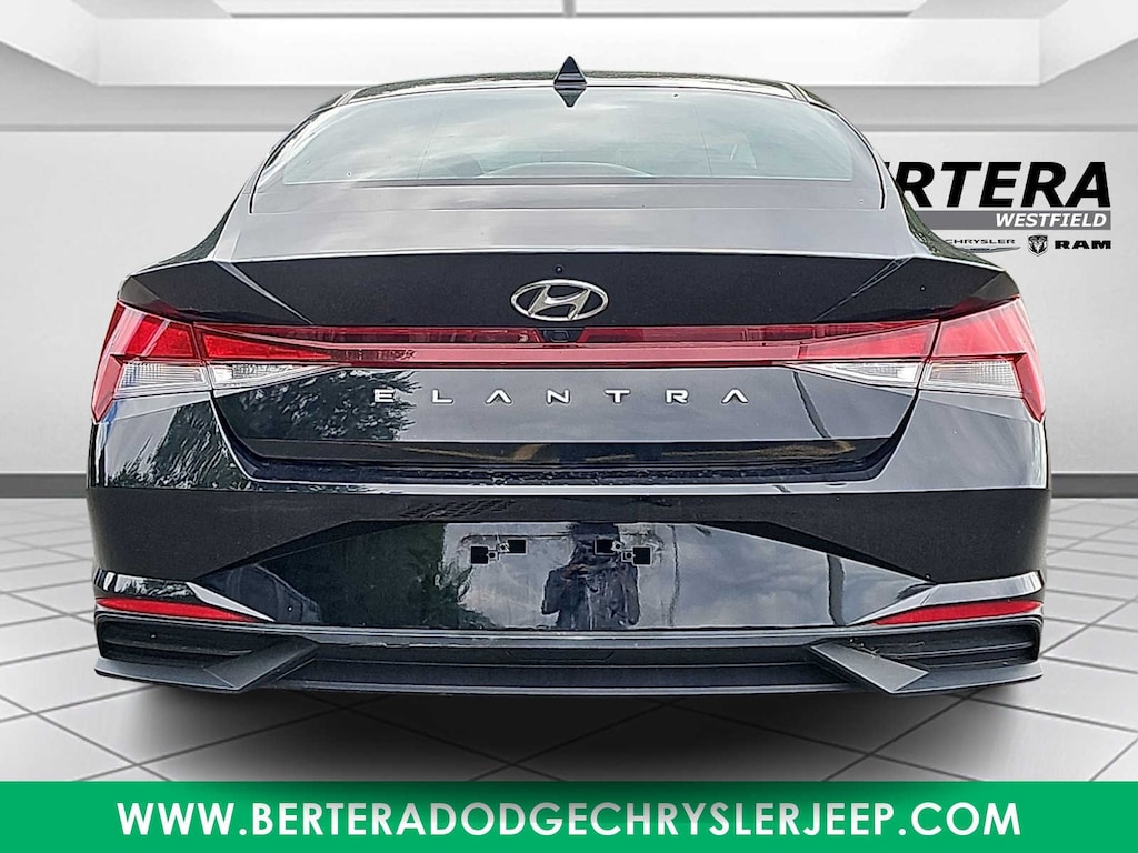 Used 2023 Hyundai Elantra SEL Sedan