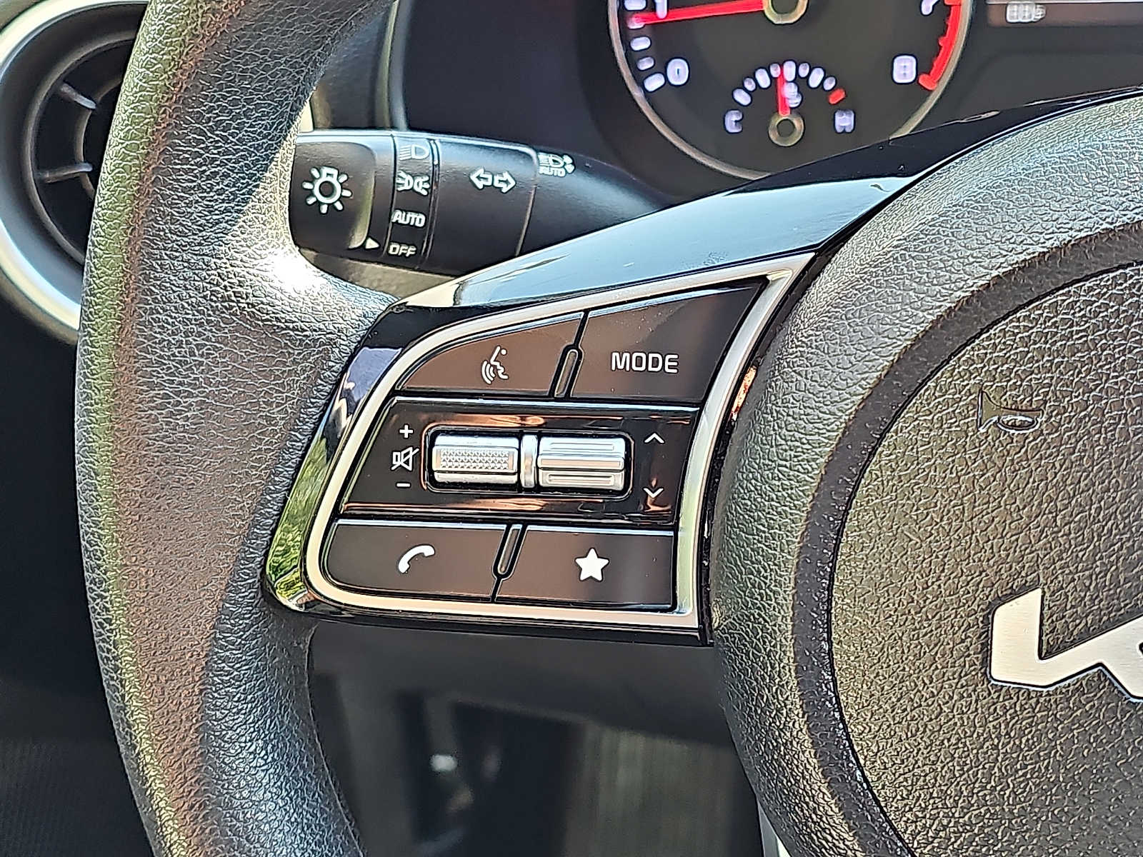 2024 Kia Forte LXS - Photo 20