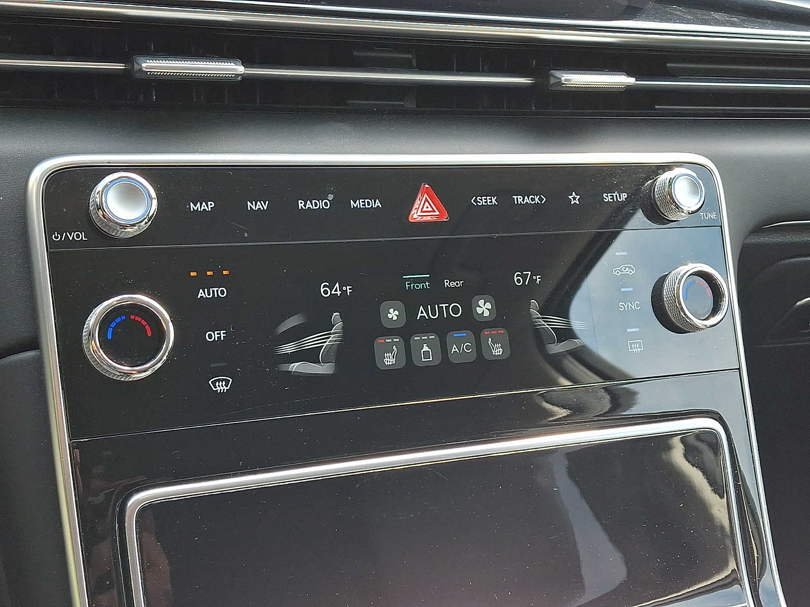 2025 GENESIS GV80 Standard - Photo 16