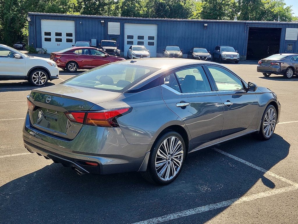Used 2024 Nissan Altima 2.5 SL Sedan