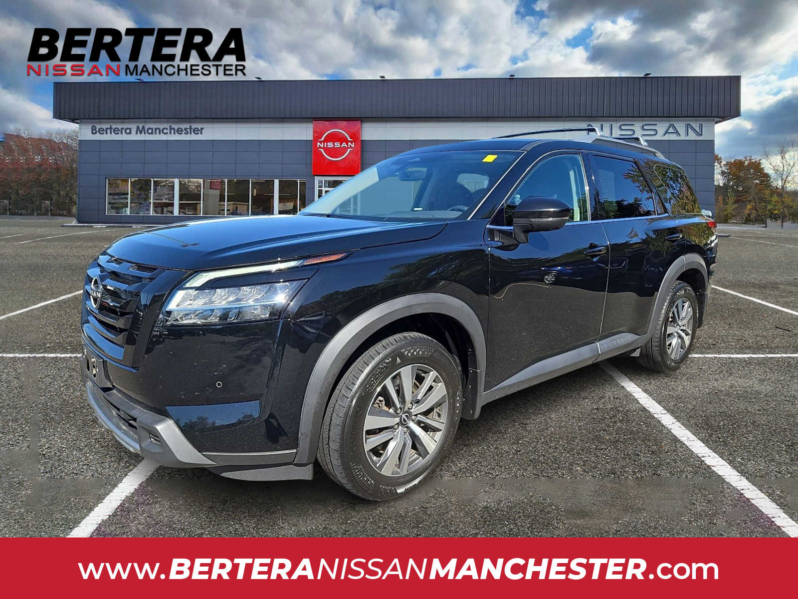 Used 2023 Nissan Pathfinder SL SUV