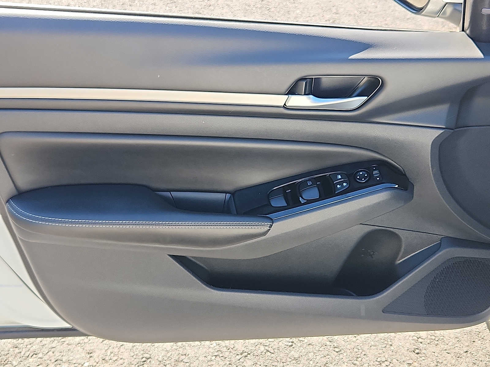 2023 Nissan Altima SV - Photo 12