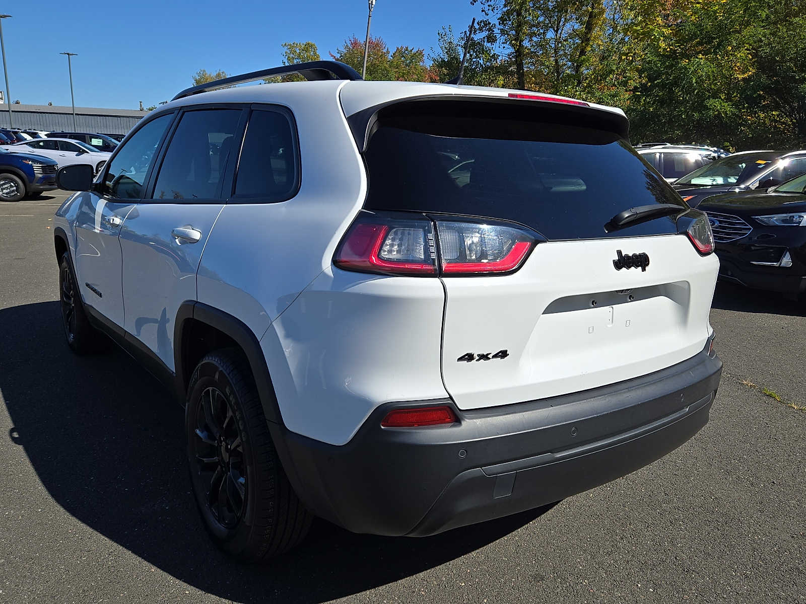 Used 2023 Jeep Cherokee Altitude Lux SUV