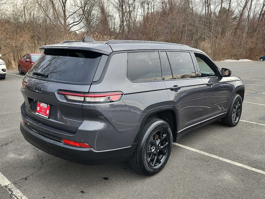 Used 2024 Jeep Grand Cherokee L Laredo SUV