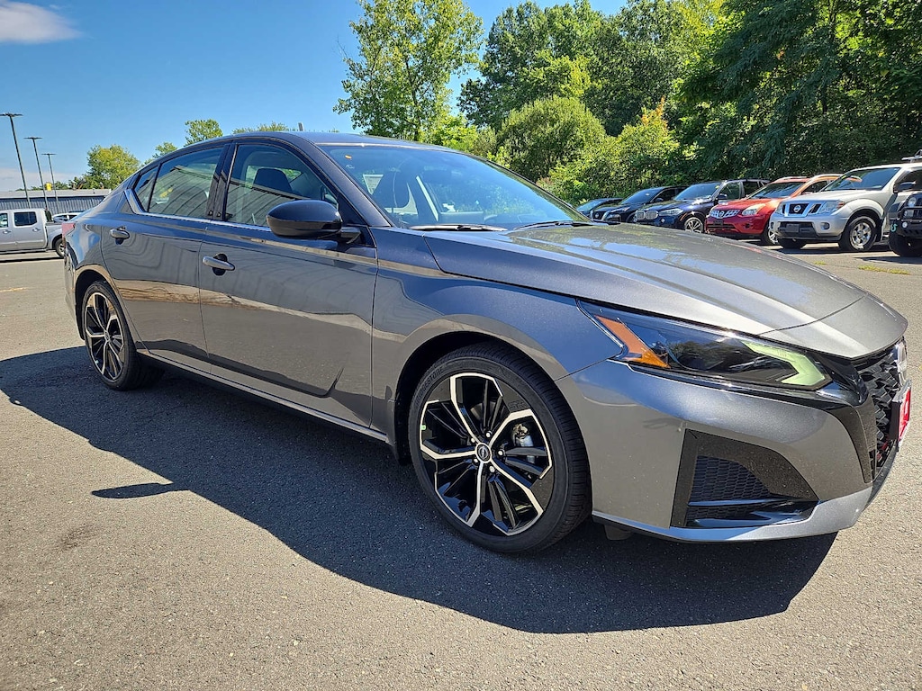 New 2026 Nissan Altima SR Sedan