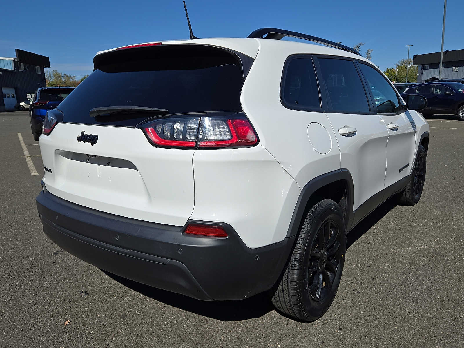 Used 2023 Jeep Cherokee Altitude Lux SUV