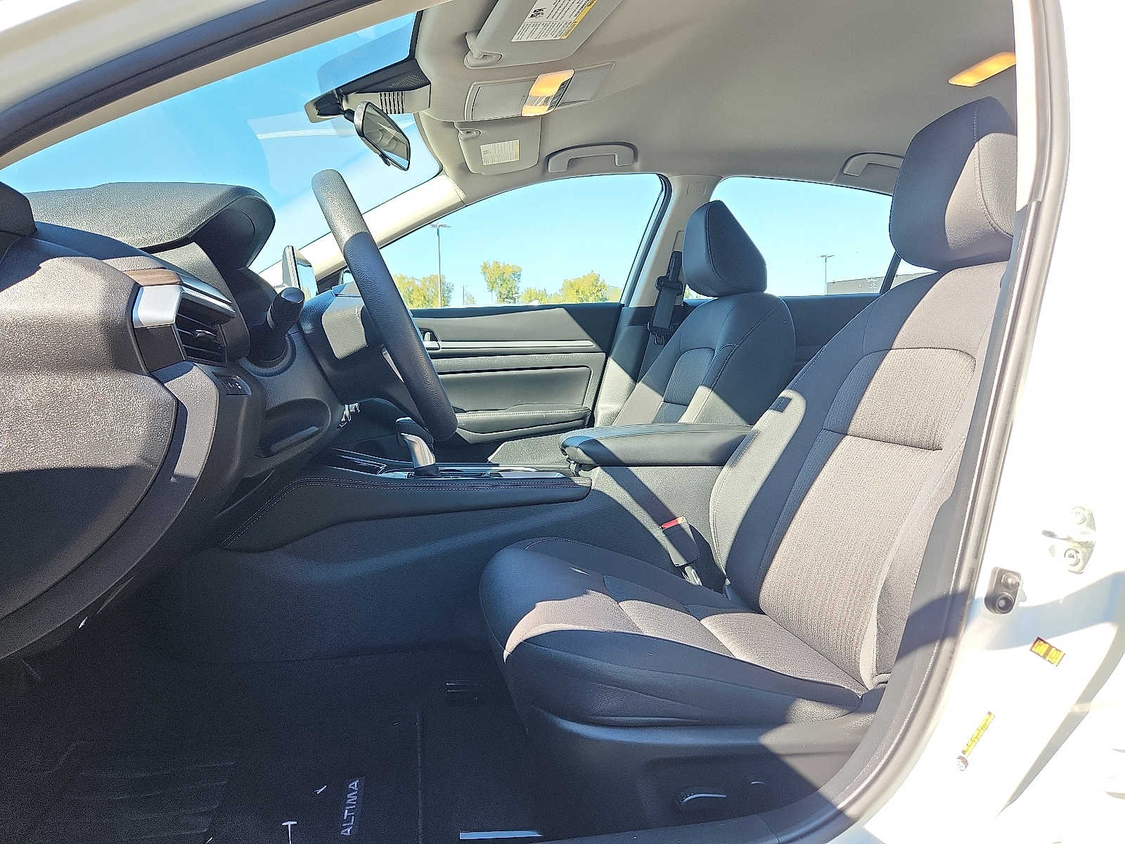 2023 Nissan Altima SV - Photo 13
