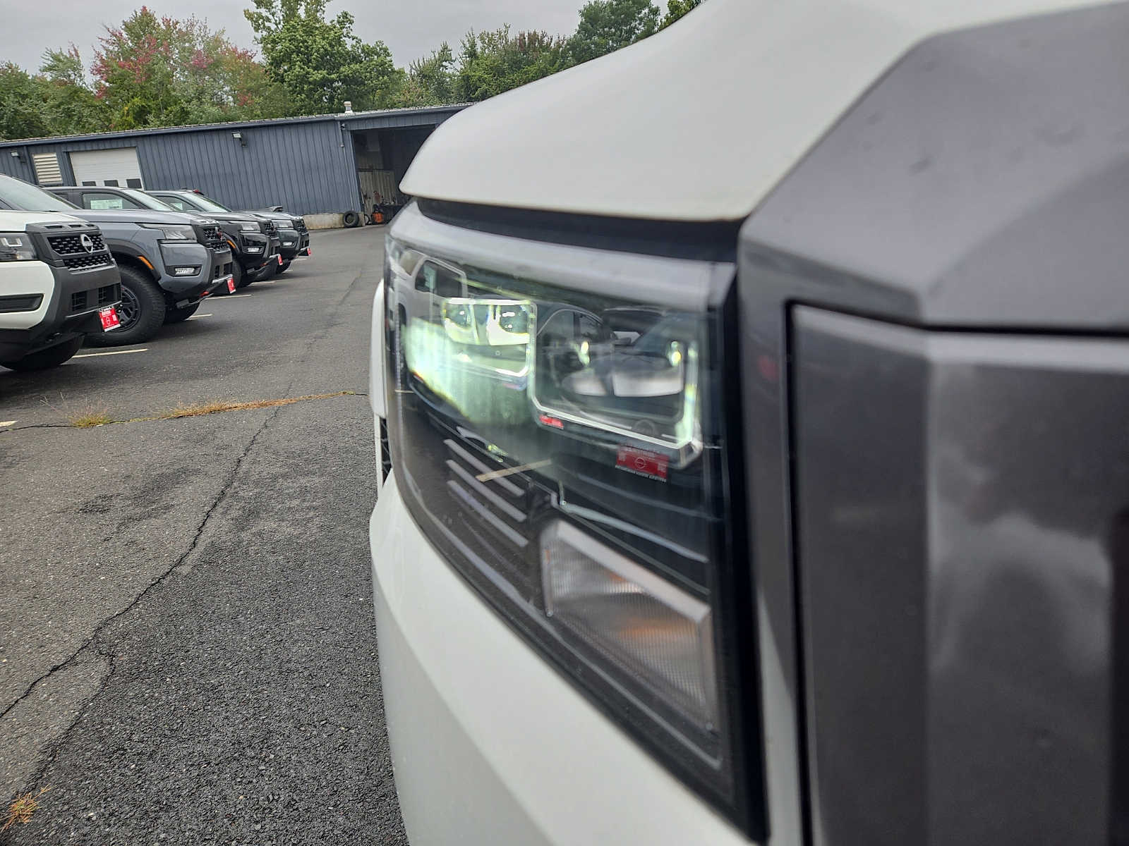 2026 Nissan Frontier SV - Photo 9