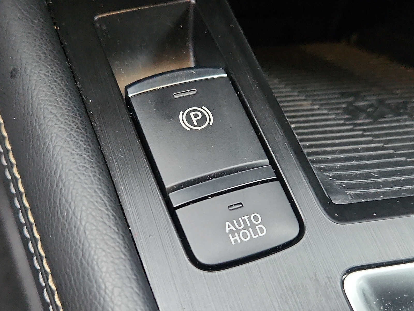 2025 Nissan Kicks SV AWD - Photo 24